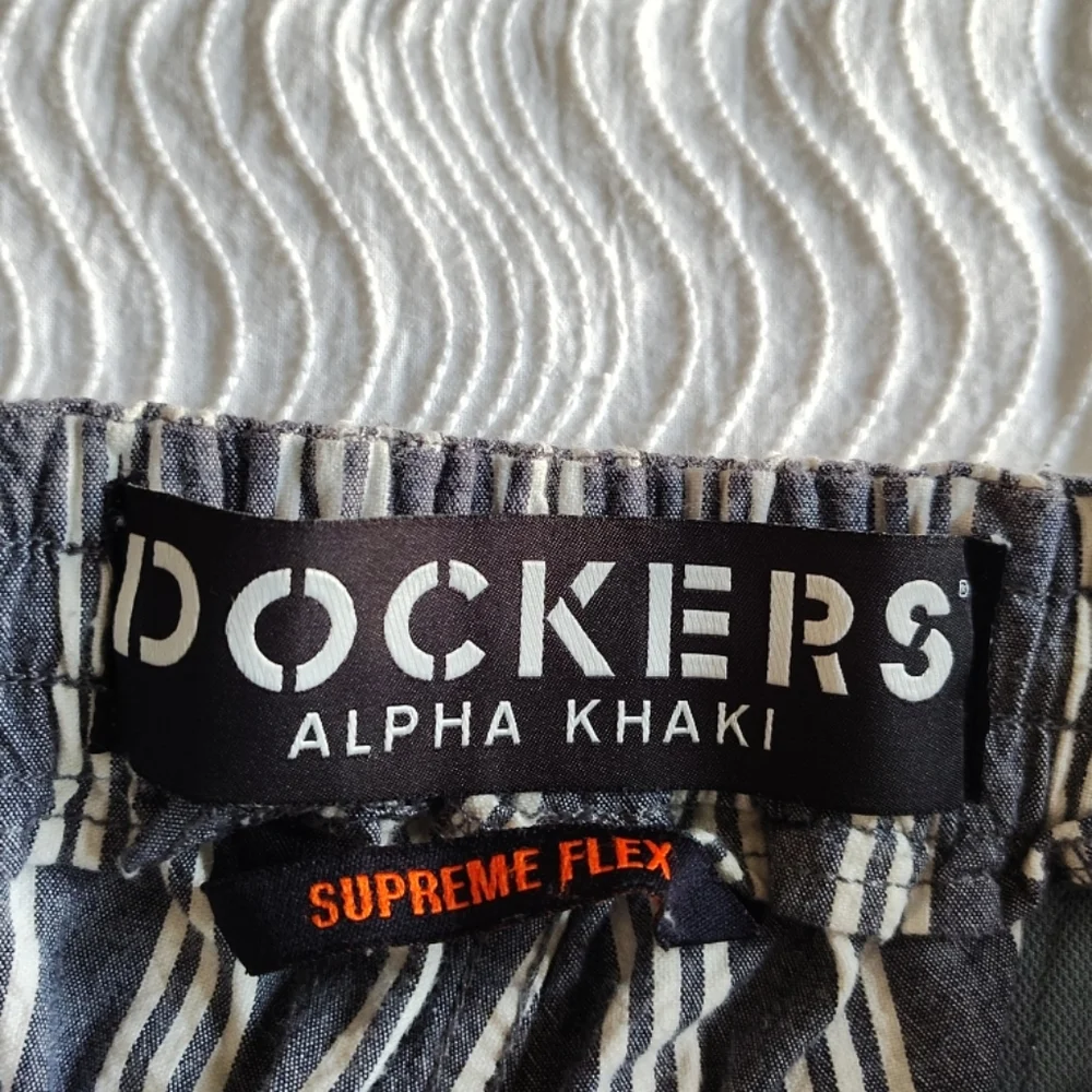 Dockers Alpha Khaki Supreme Flex Shorts Mens Medium Stripe Yacht Nautical Preppy